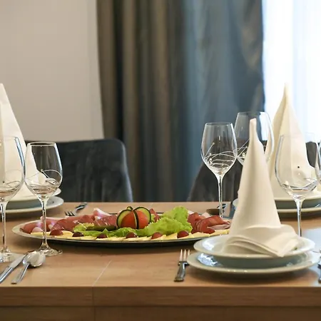 Luxury Knezovic Apartamento Sinj